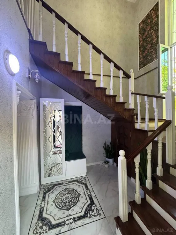 Satılır 6 otaqlı həyət evi 200 m²