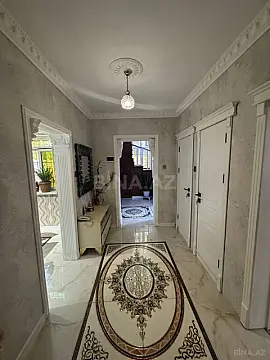Satılır 6 otaqlı həyət evi 200 m²
