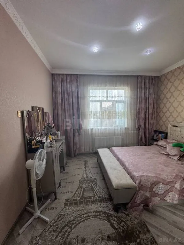 Satılır 6 otaqlı həyət evi 200 m²