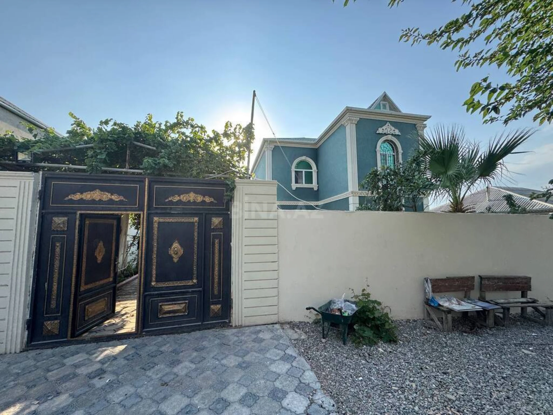 Satılır 6 otaqlı həyət evi 200 m²