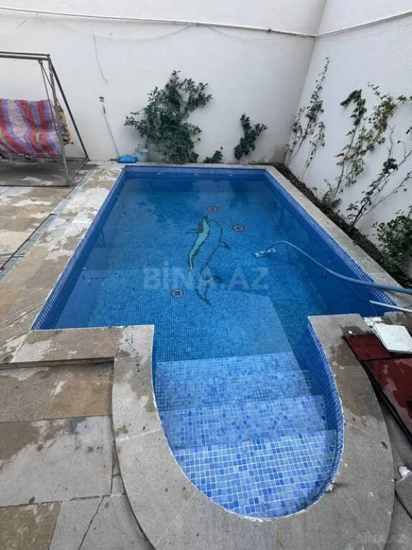 Satılır 6 otaqlı həyət evi 200 m²