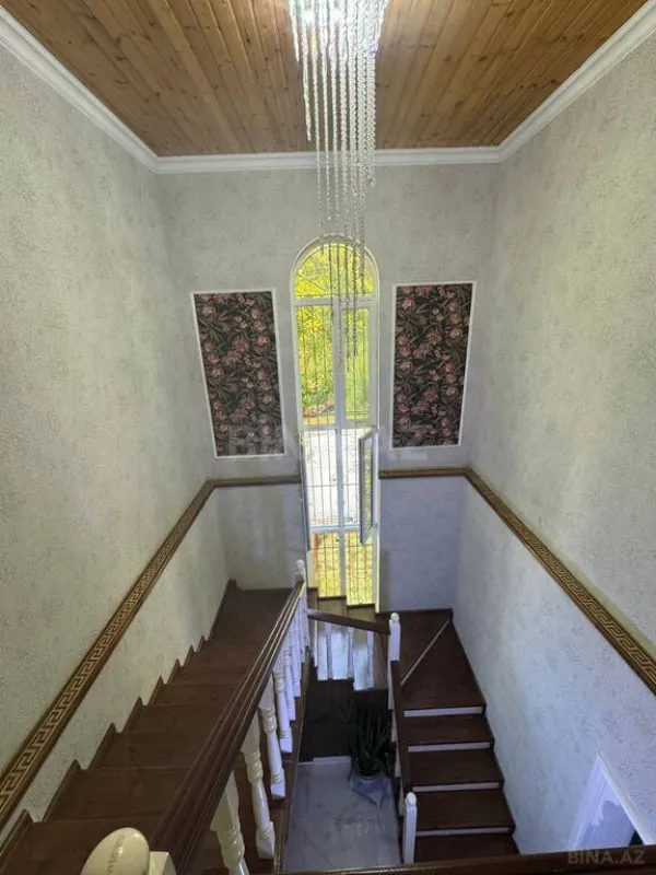 Satılır 6 otaqlı həyət evi 200 m²