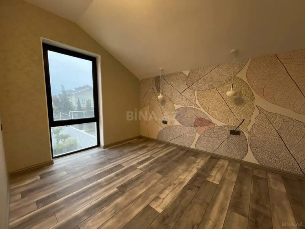 Satılır 5 otaqlı həyət evi 180 m²