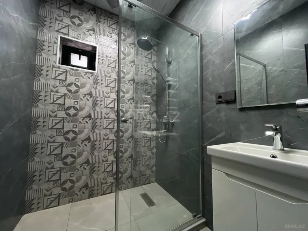 Satılır 5 otaqlı həyət evi 180 m²