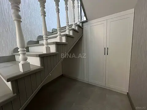 Satılır 5 otaqlı həyət evi 180 m²