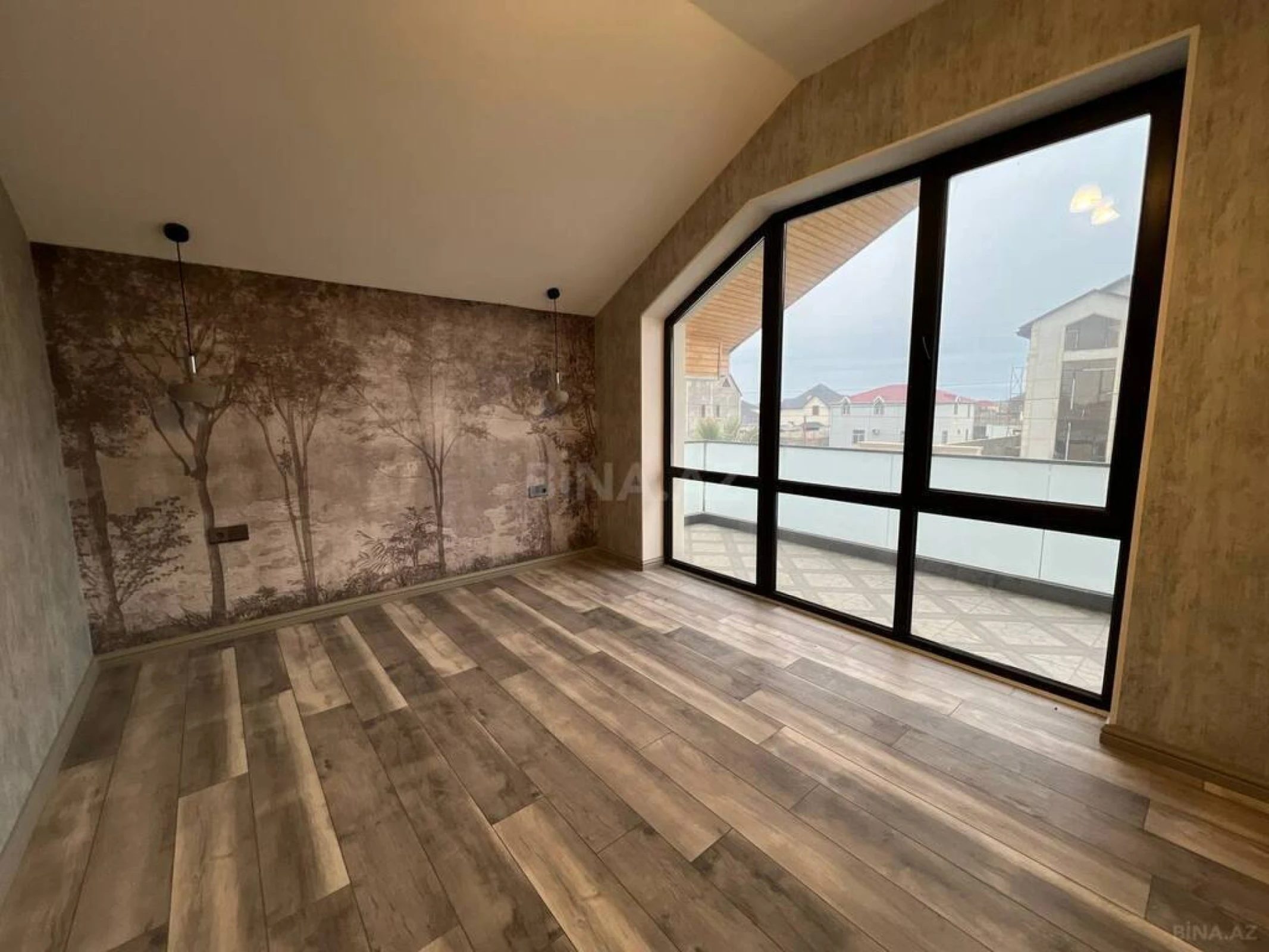 Satılır 5 otaqlı həyət evi 180 m²