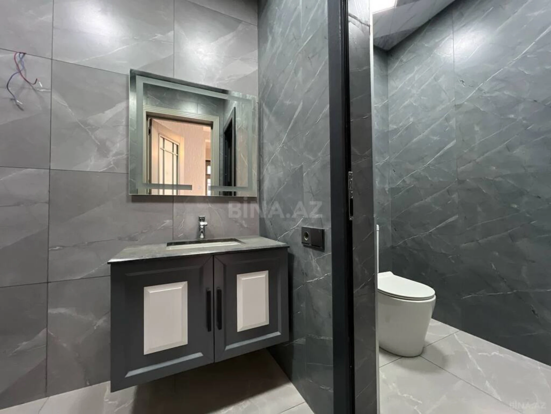 Satılır 5 otaqlı həyət evi 180 m²