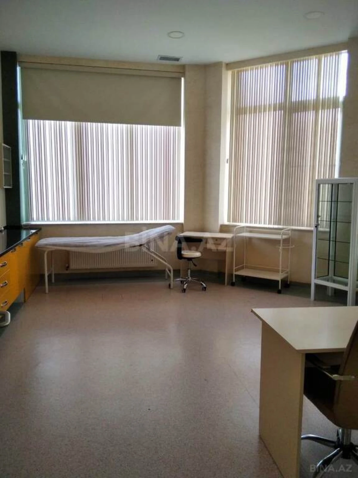 Satılır obyekt 290 m²