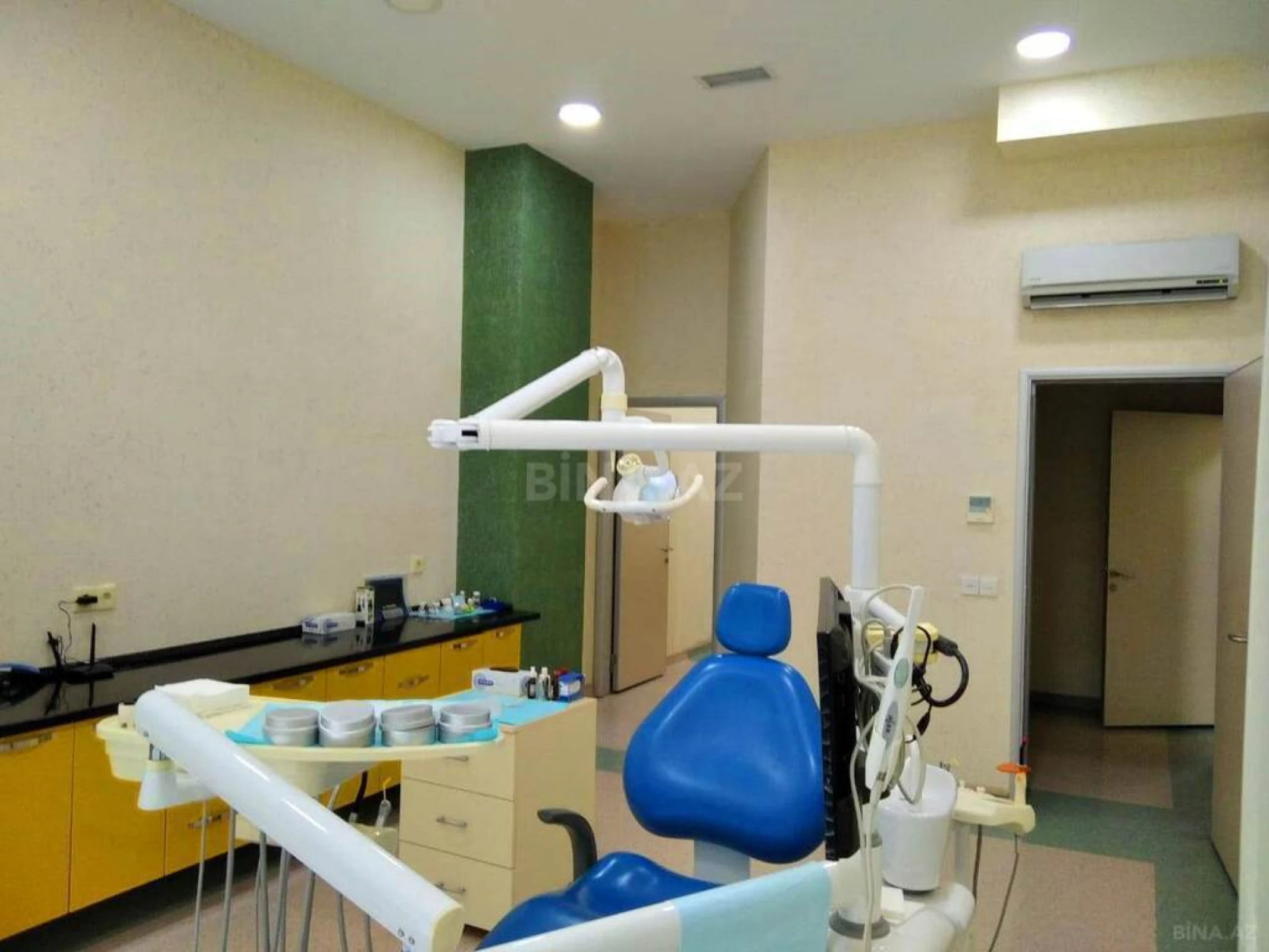 Satılır obyekt 290 m²