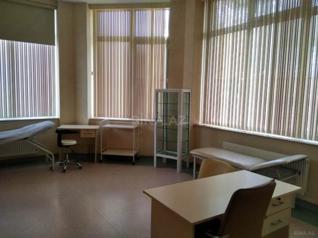 Satılır obyekt 290 m²