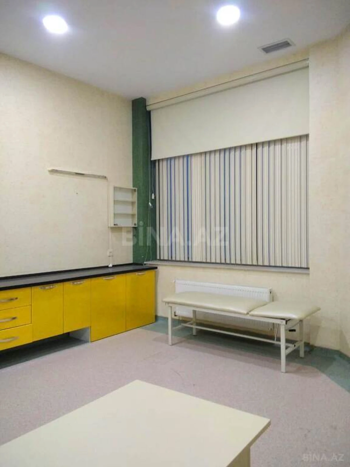 Satılır obyekt 290 m²