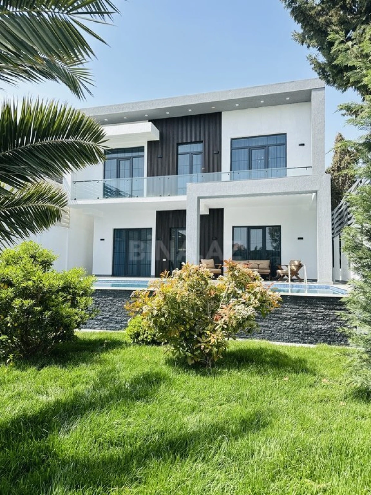 Satılır 5 otaqlı həyət evi 200 m²