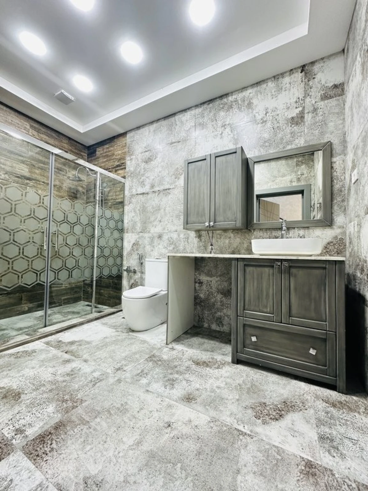 Satılır 5 otaqlı həyət evi 200 m²