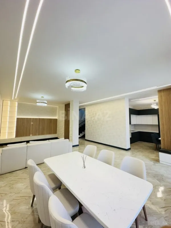 Satılır 5 otaqlı həyət evi 200 m²