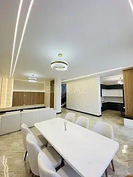 Satılır 5 otaqlı həyət evi 200 m²
