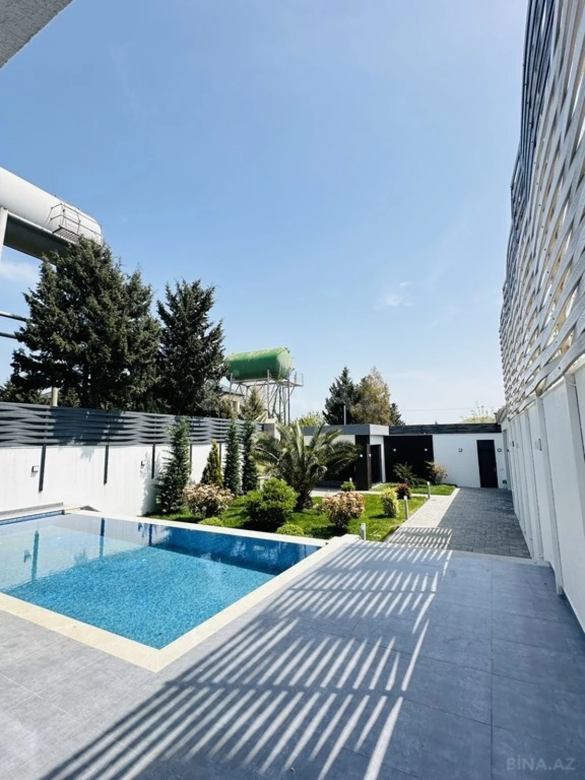 Satılır 5 otaqlı həyət evi 200 m²