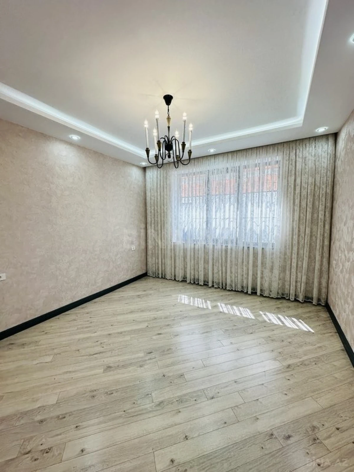 Satılır 5 otaqlı həyət evi 200 m²