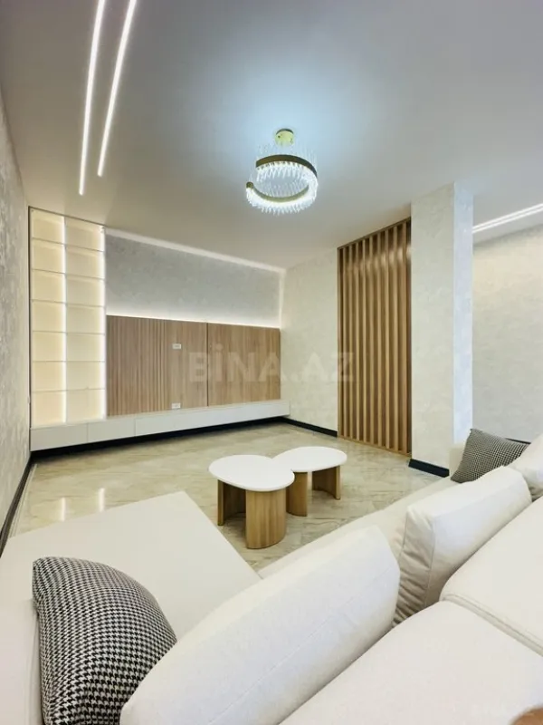 Satılır 5 otaqlı həyət evi 200 m²
