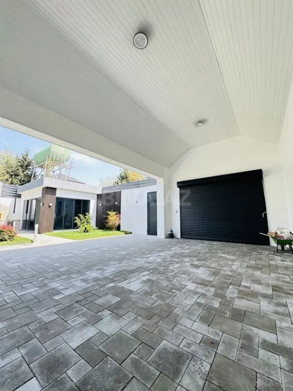 Satılır 5 otaqlı həyət evi 200 m²