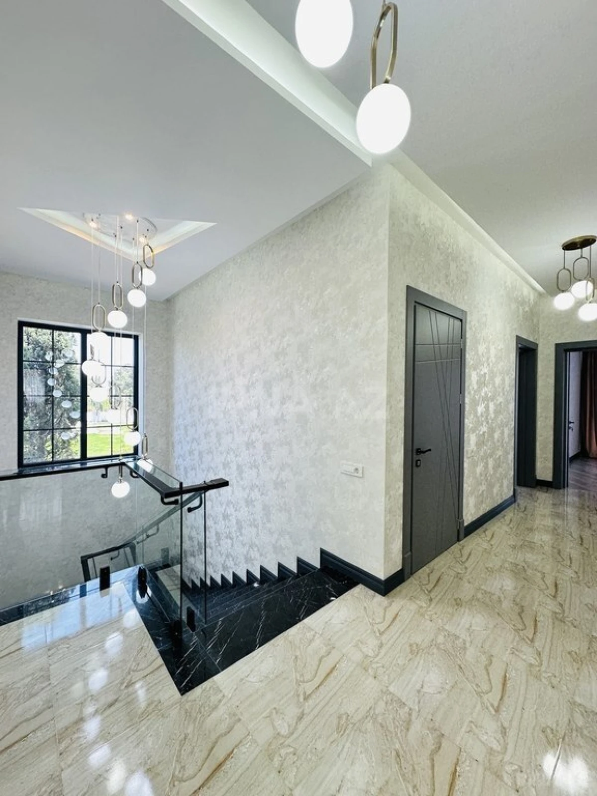 Satılır 5 otaqlı həyət evi 200 m²