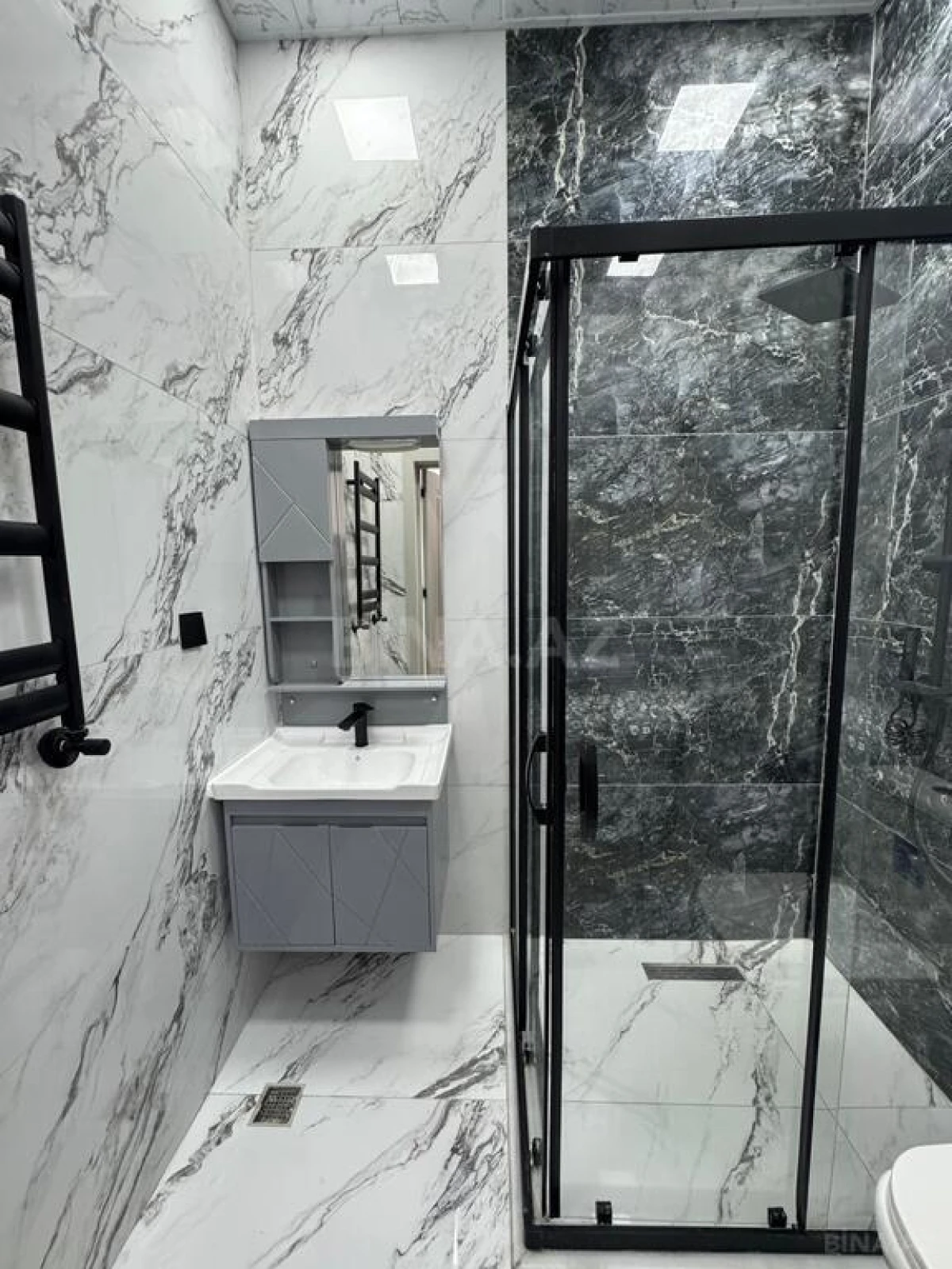 Satılır 4 otaqlı həyət evi 250 m²