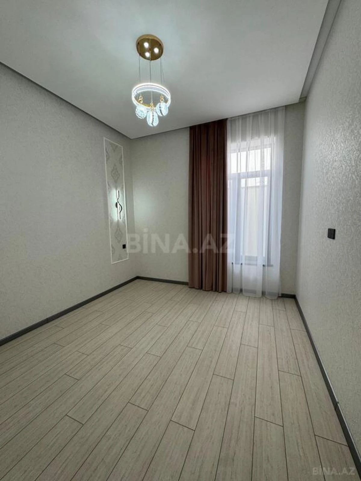 Satılır 4 otaqlı həyət evi 250 m²
