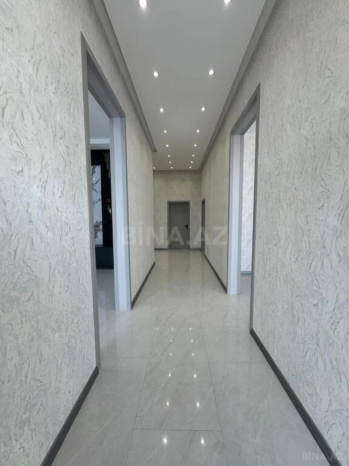 Satılır 4 otaqlı həyət evi 250 m²