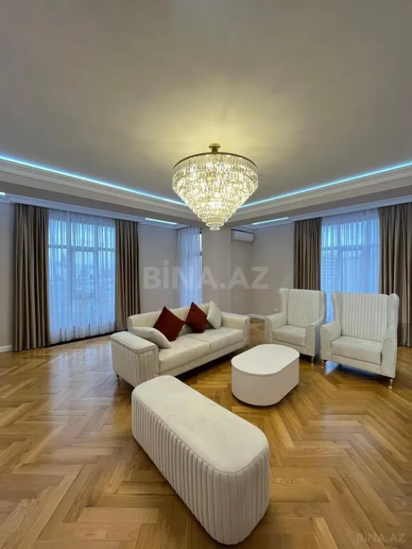 Satılır 3 otaqlı mənzil 147 m²