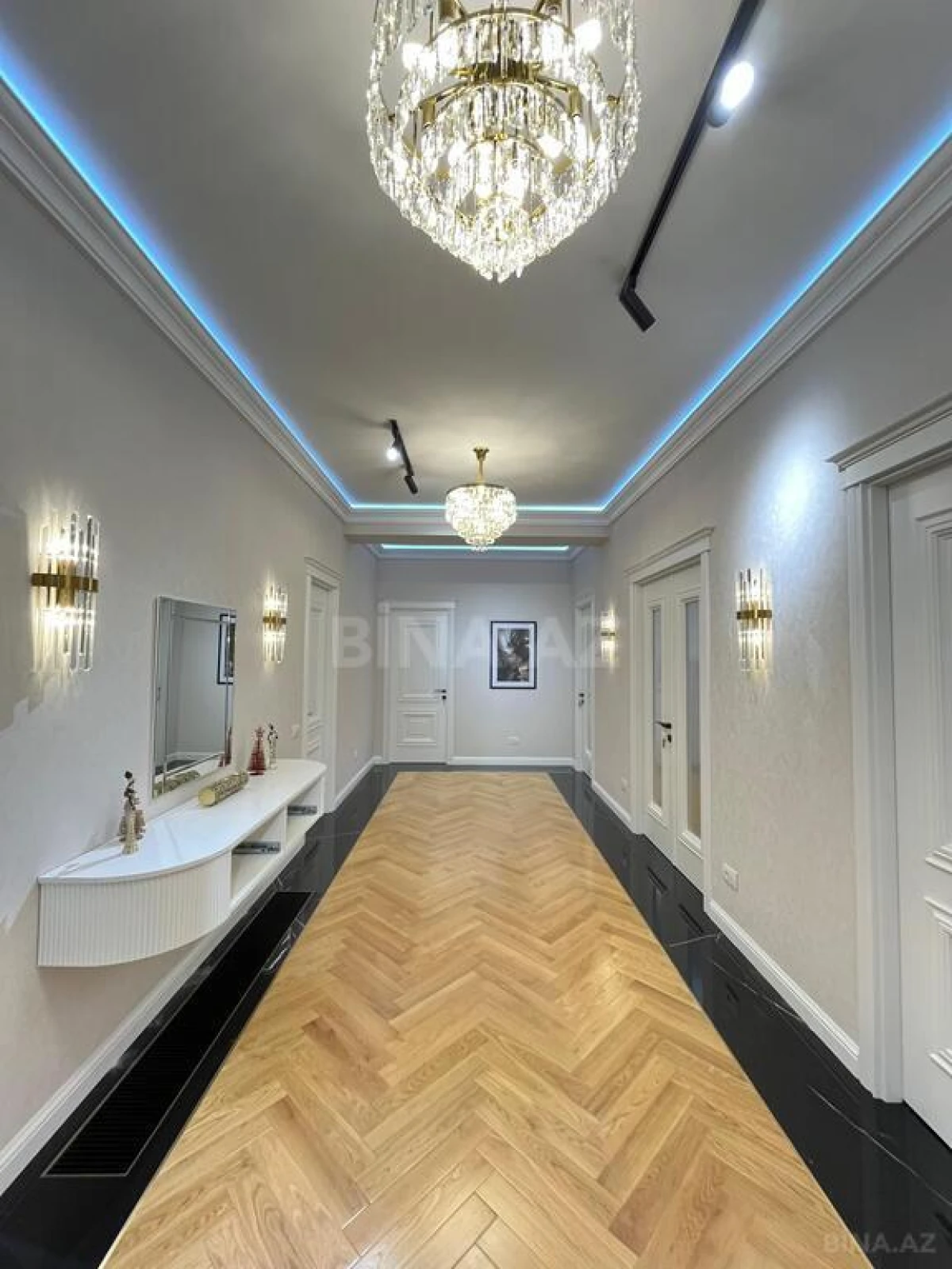 Satılır 3 otaqlı mənzil 147 m²