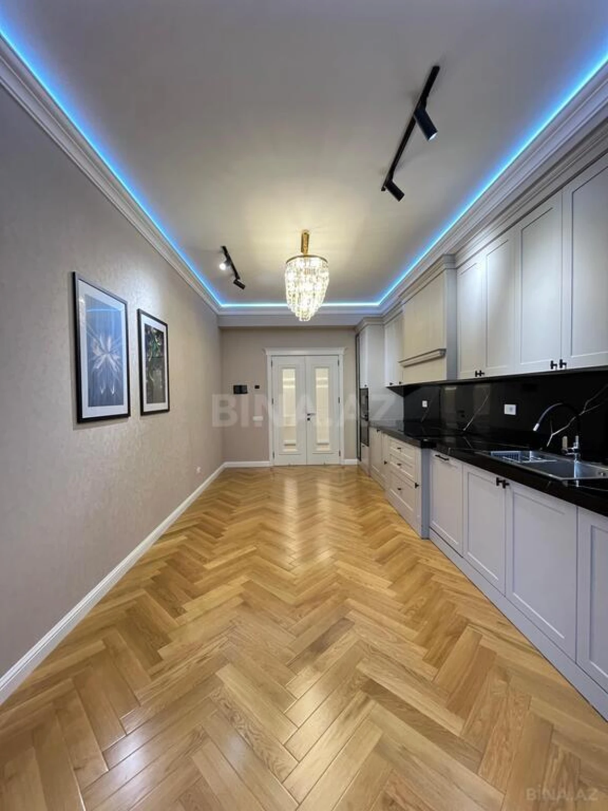 Satılır 3 otaqlı mənzil 147 m²