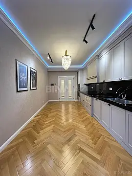 Satılır 3 otaqlı mənzil 147 m²