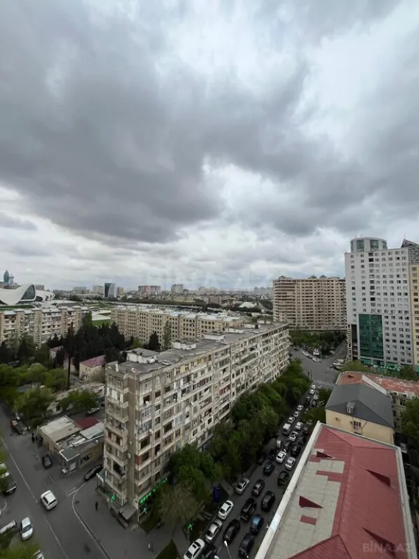 Satılır 3 otaqlı mənzil 147 m²