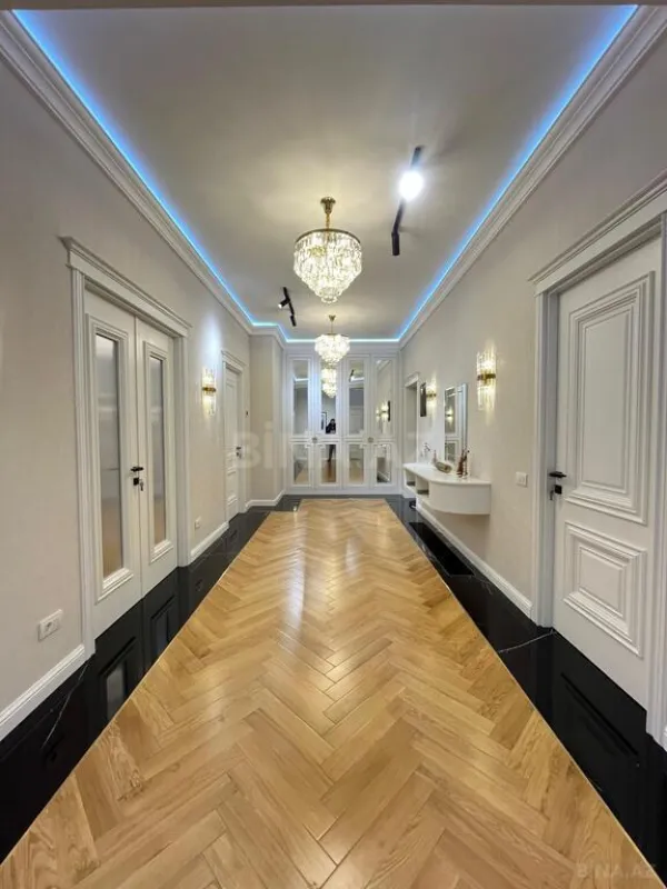 Satılır 3 otaqlı mənzil 147 m²