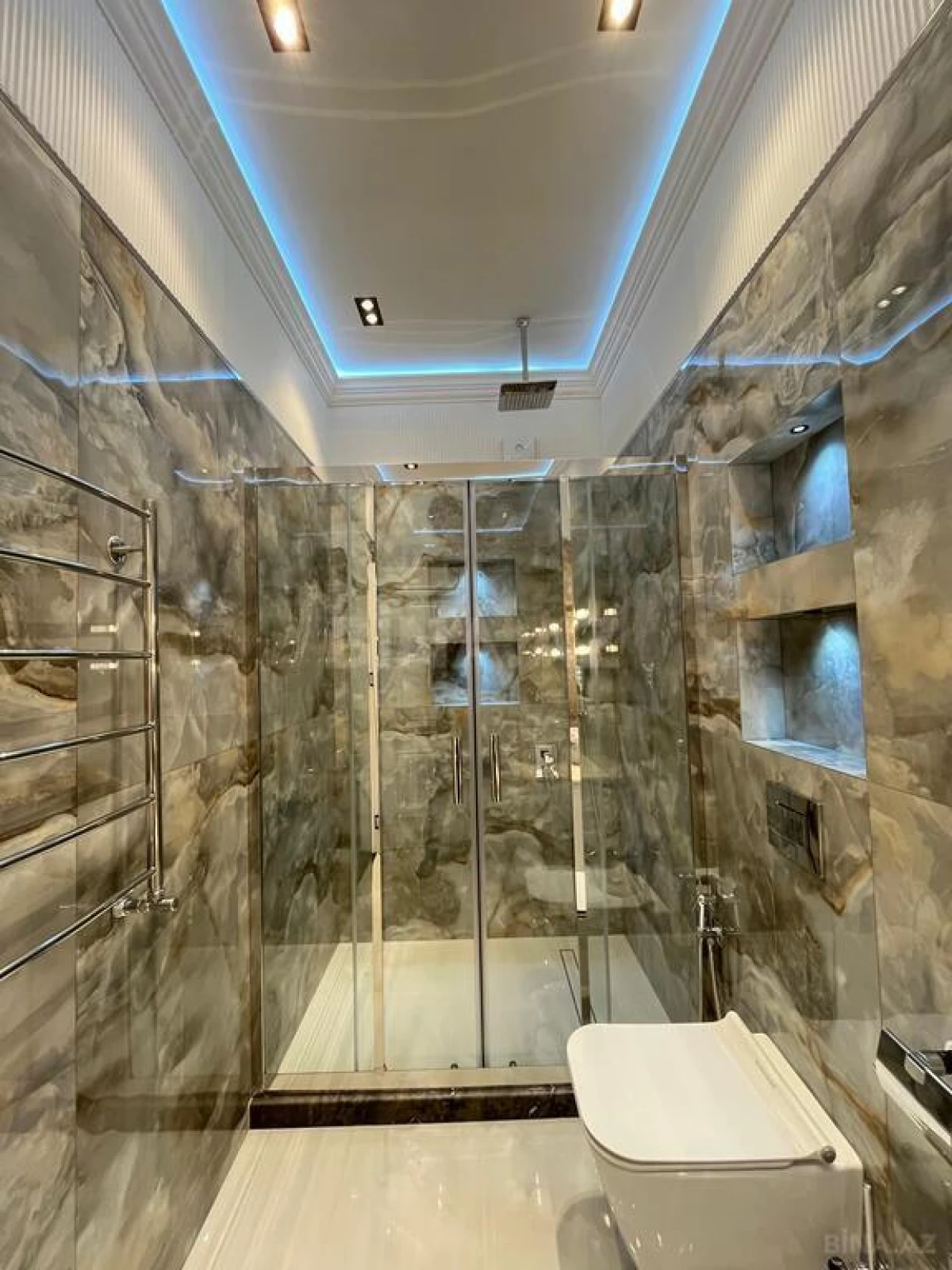 Satılır 3 otaqlı mənzil 147 m²