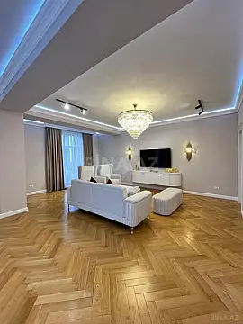 Satılır 3 otaqlı mənzil 147 m²