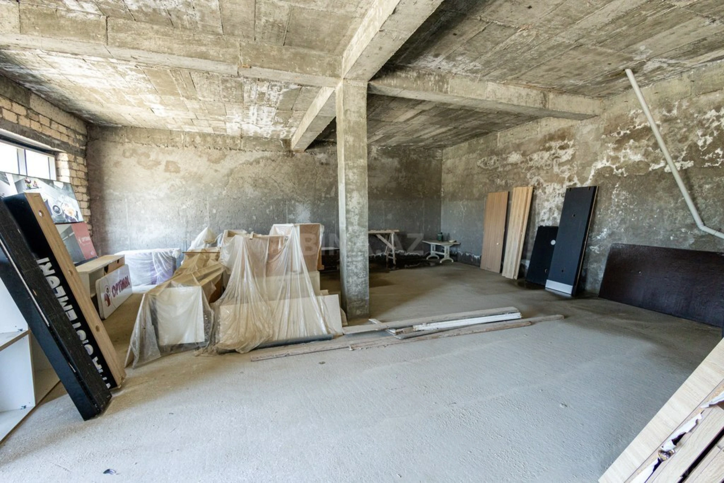 Satılır obyekt 1000 m²