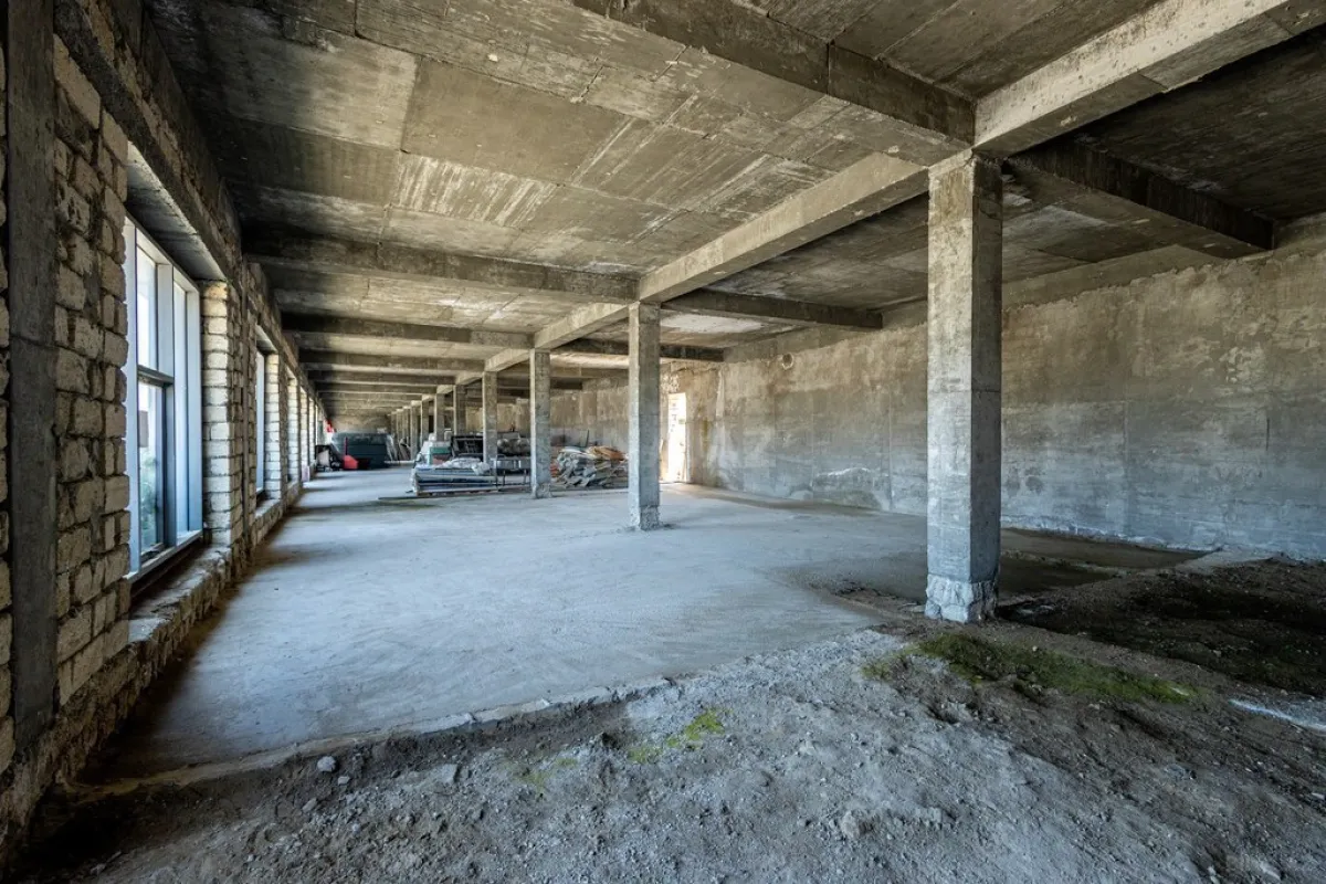 Satılır obyekt 1000 m²