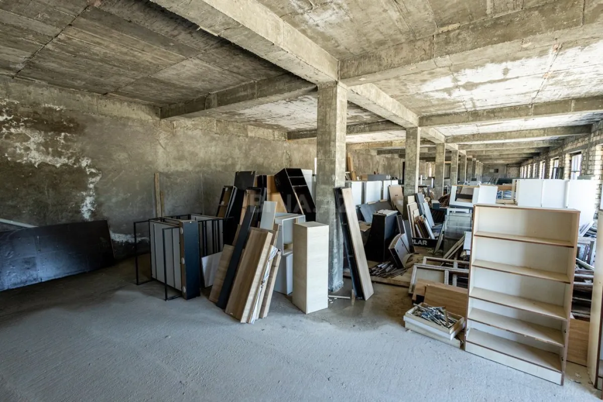 Satılır obyekt 1000 m²