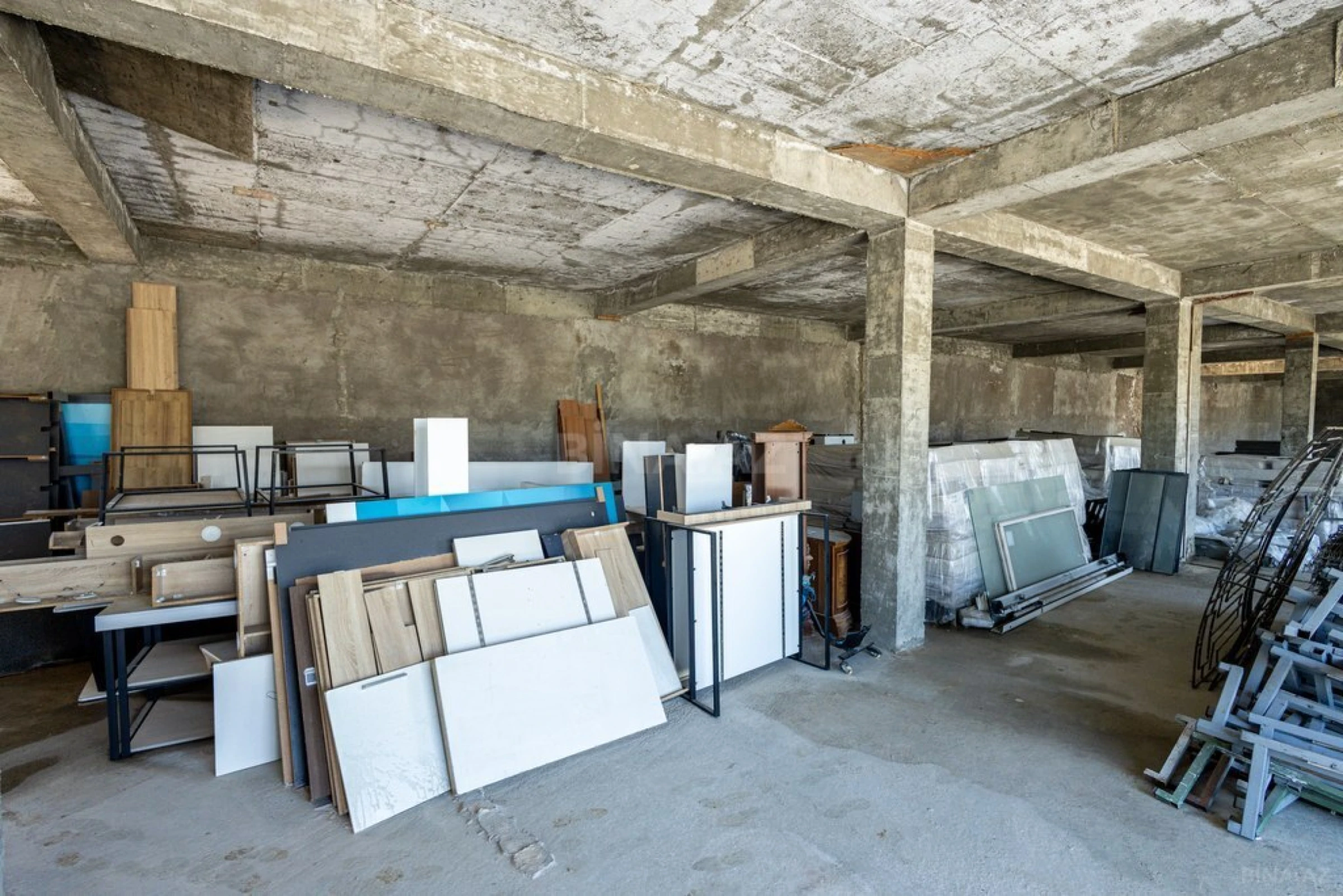 Satılır obyekt 1000 m²