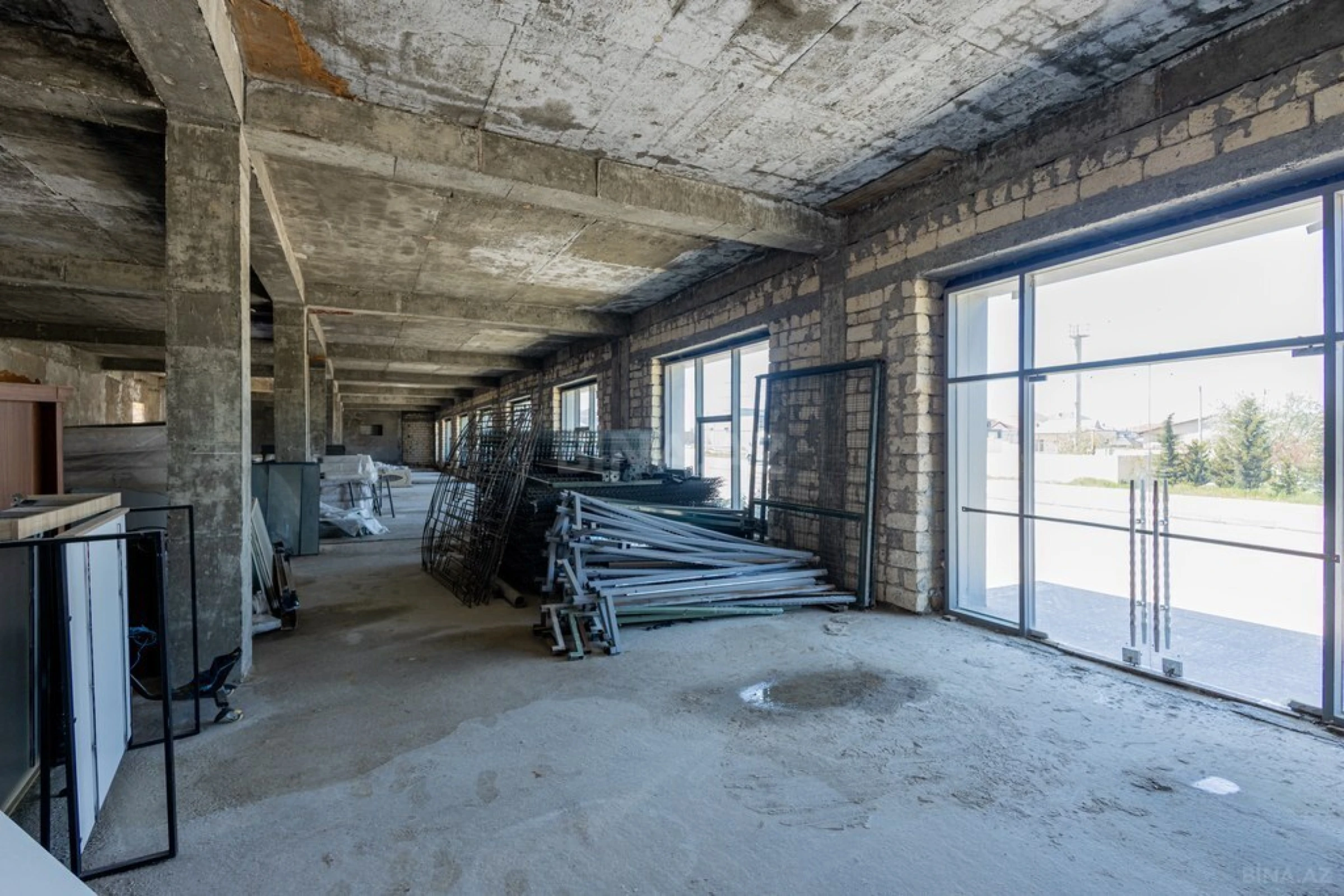 Satılır obyekt 1000 m²