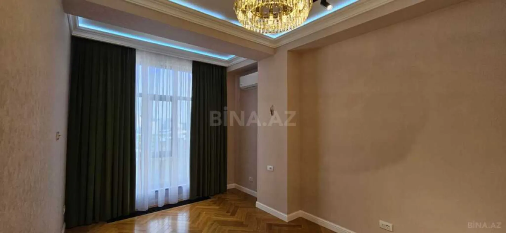 Satılır 3 otaqlı mənzil 150 m²