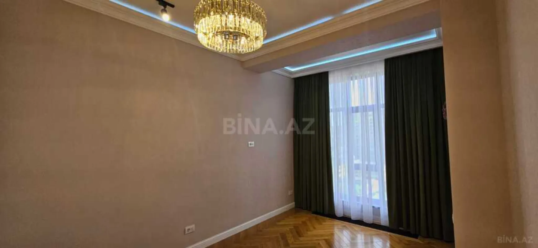 Satılır 3 otaqlı mənzil 150 m²