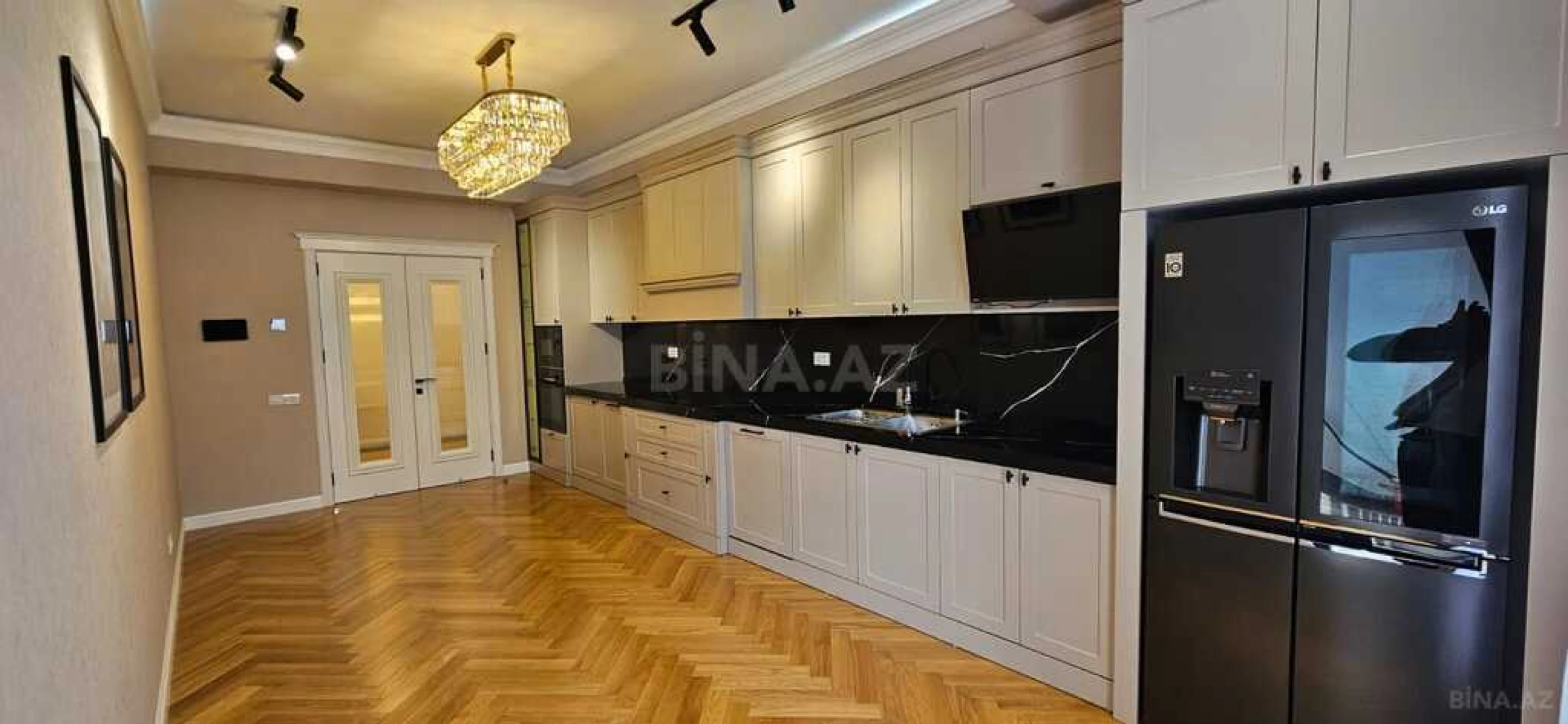 Satılır 3 otaqlı mənzil 150 m²