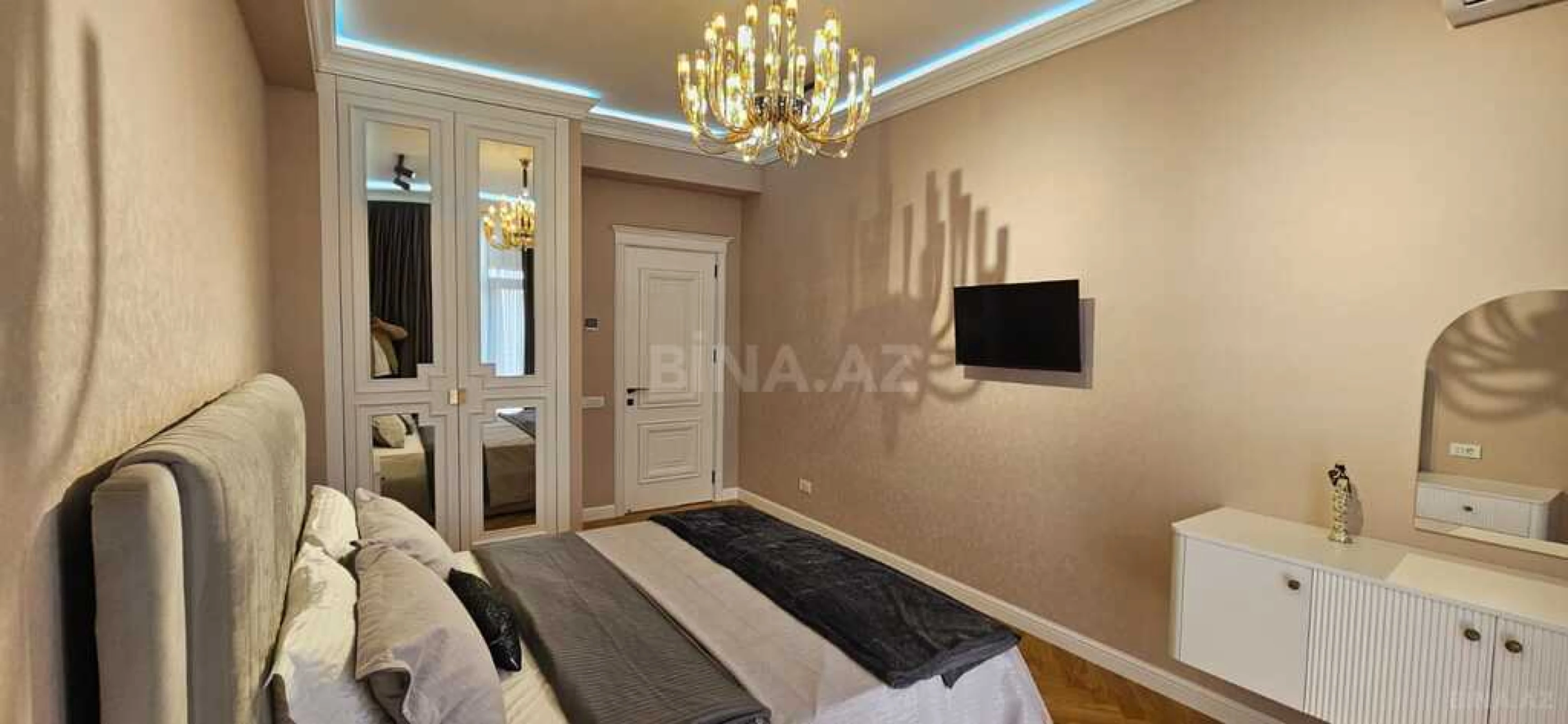 Satılır 3 otaqlı mənzil 150 m²