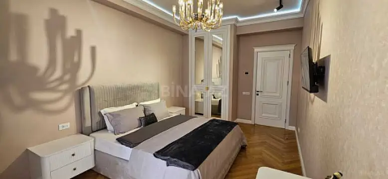 Satılır 3 otaqlı mənzil 150 m²