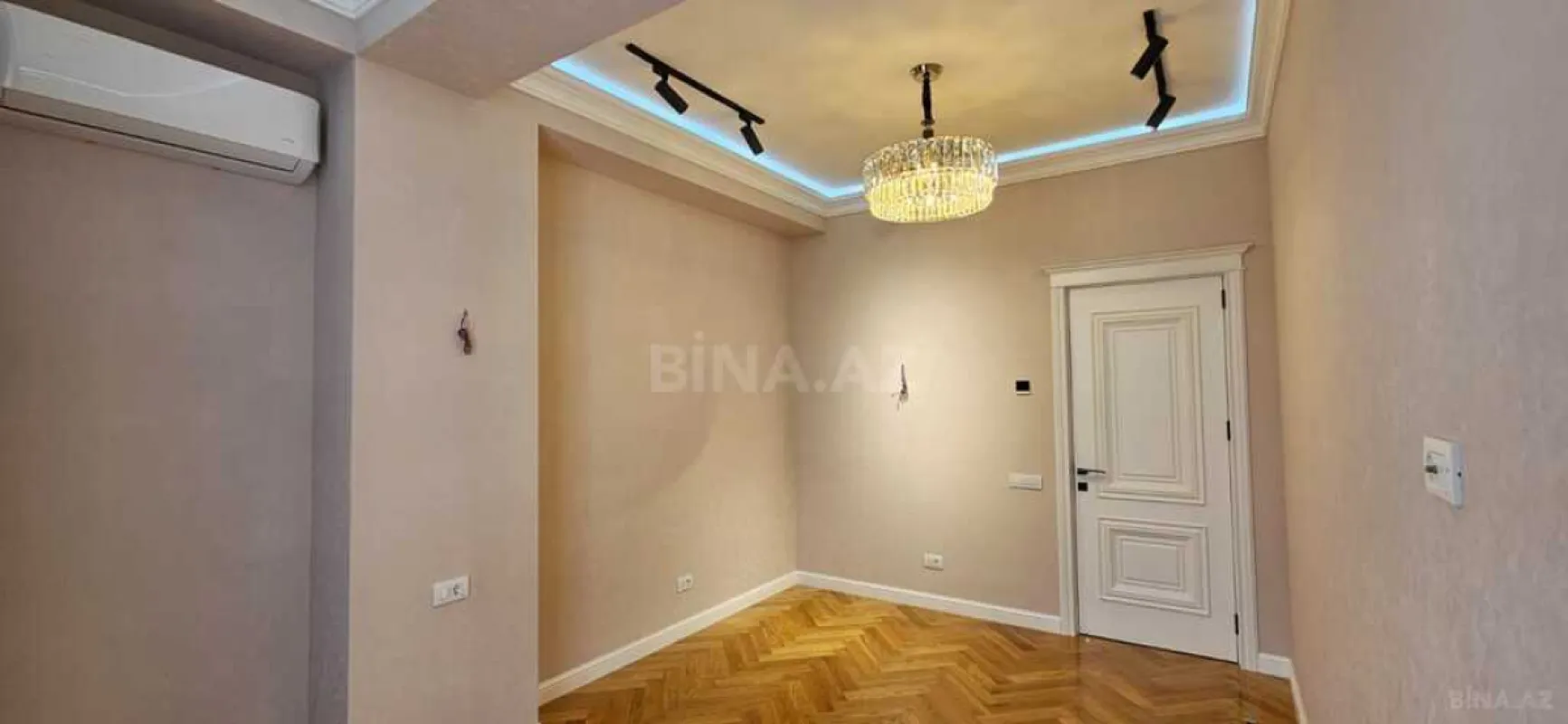 Satılır 3 otaqlı mənzil 150 m²
