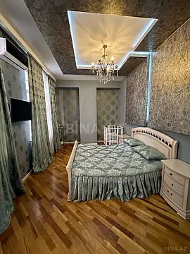 Satılır 4 otaqlı mənzil 180 m²