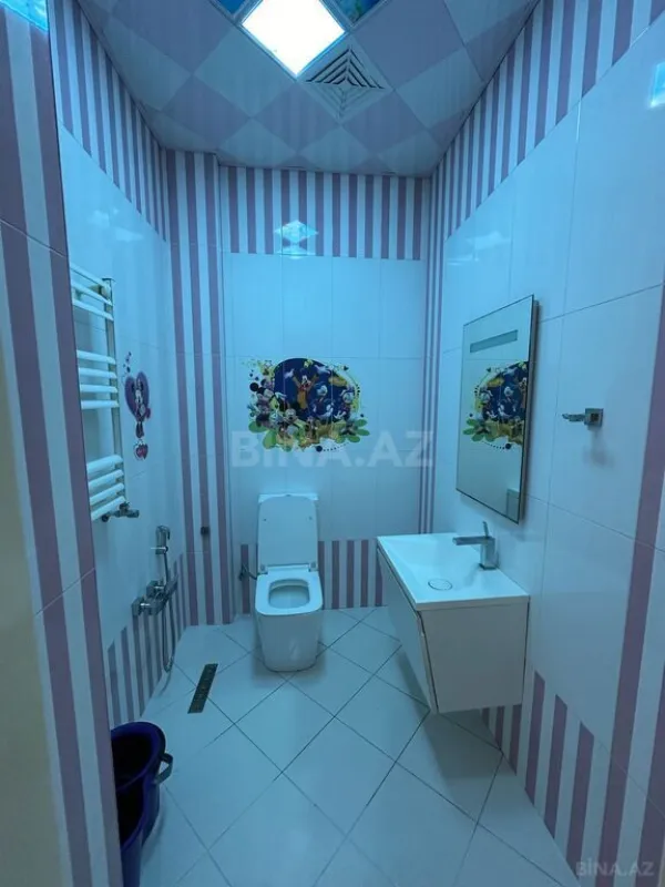 Satılır 4 otaqlı mənzil 180 m²