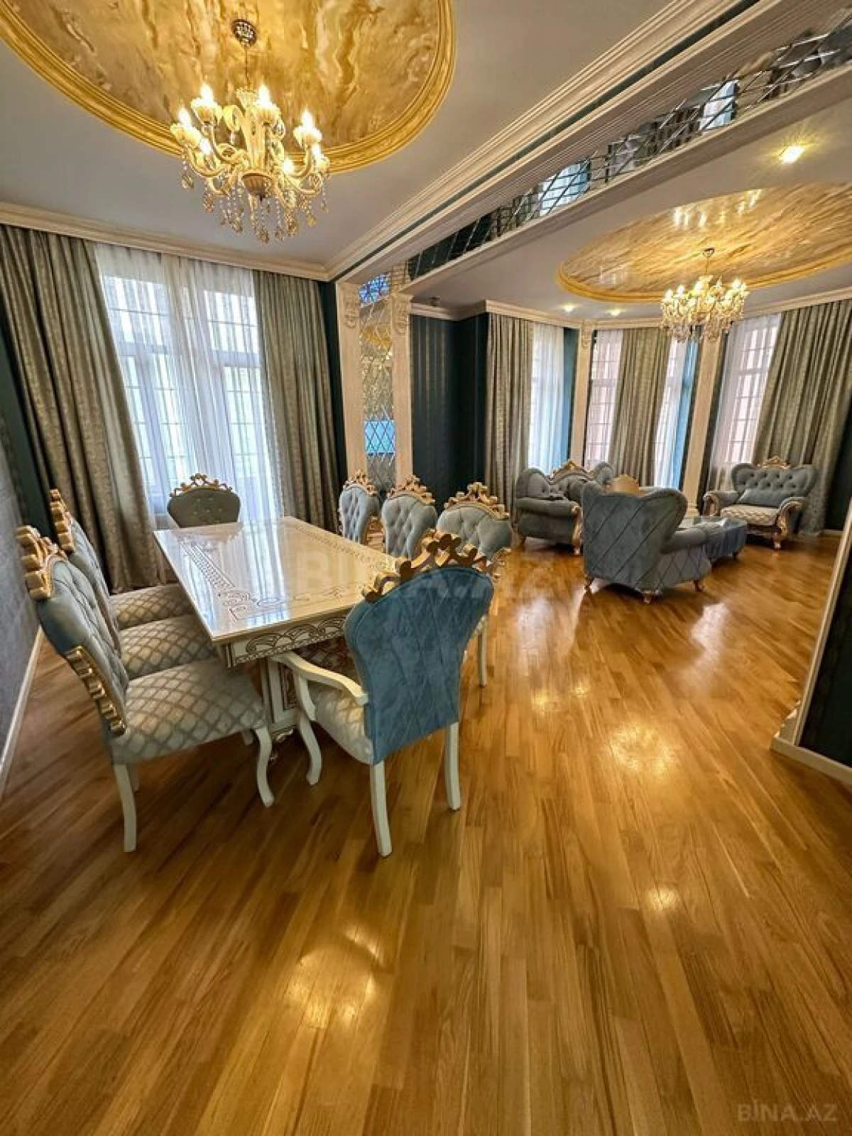 Satılır 4 otaqlı mənzil 180 m²