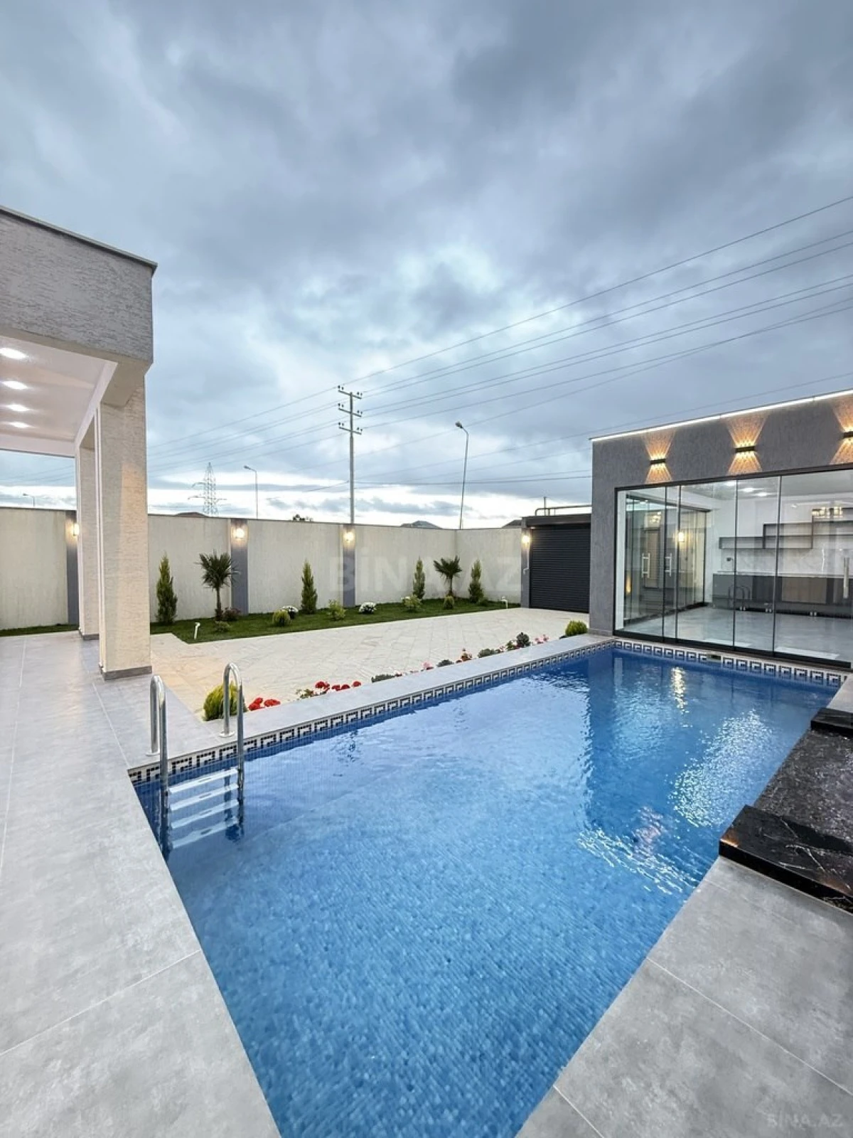 Satılır 4 otaqlı həyət evi 150 m²